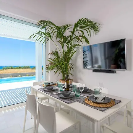 Seashore Villa *