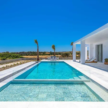 Seashore Villa *