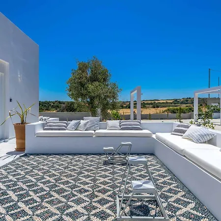 Seashore Villa *